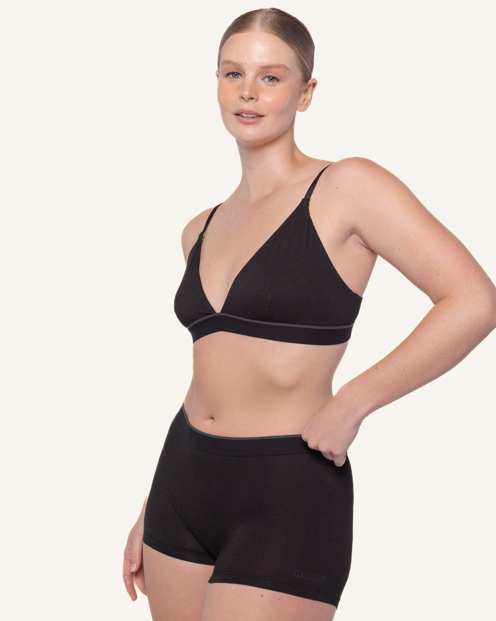 Women's Shortie